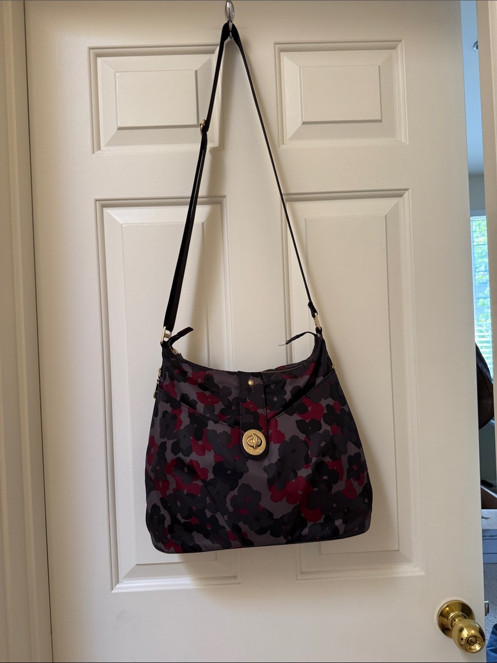 Baggallini “Sidney” Crossbody Bag in Scarlet Cheetah EUC
